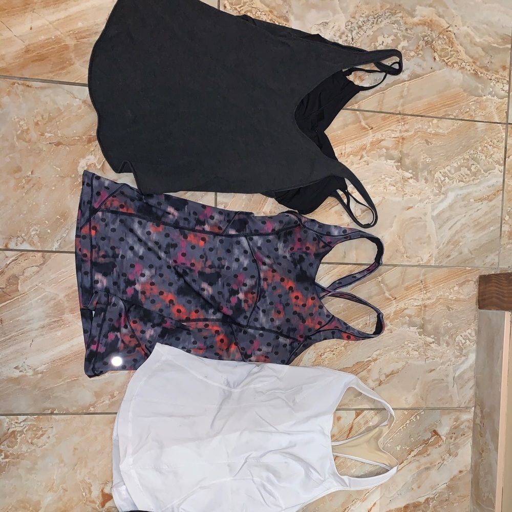 Bundle 4x lululemon workout tanks, sizes 4, 6, 8